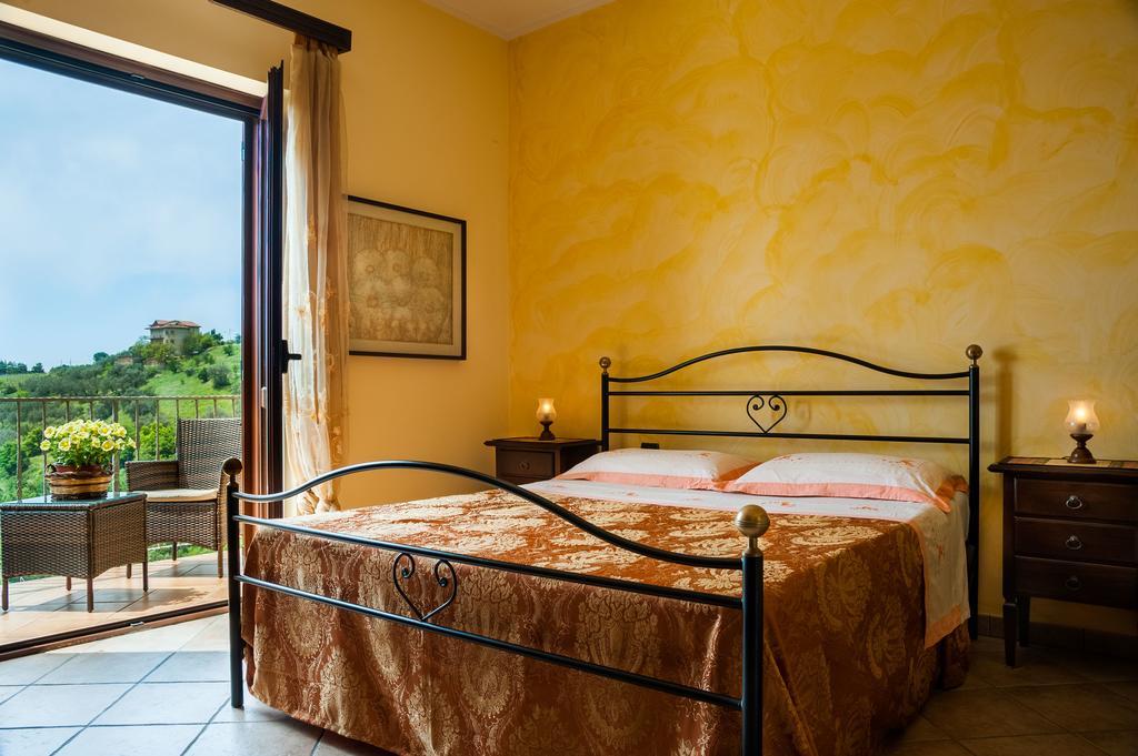 Villa Bernadette Сан-Мауро-Чіленто Номер фото